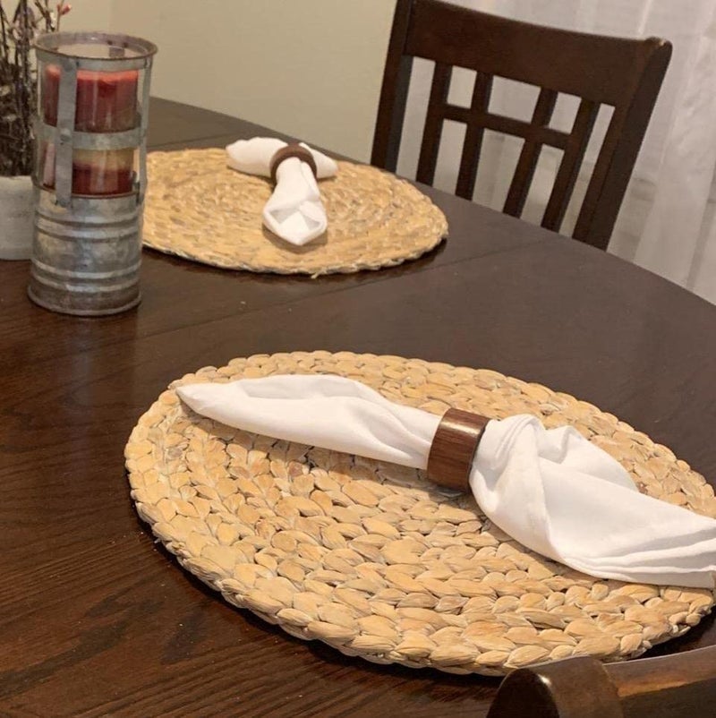 WENFOME 4 Pack Woven Placemats, Natural Water Hyacinth Weave Placemat Set Round Braided Rattan Tablemats Insulation Pads for Cooking and Baking (4, 13.5 Inch) - Image 4